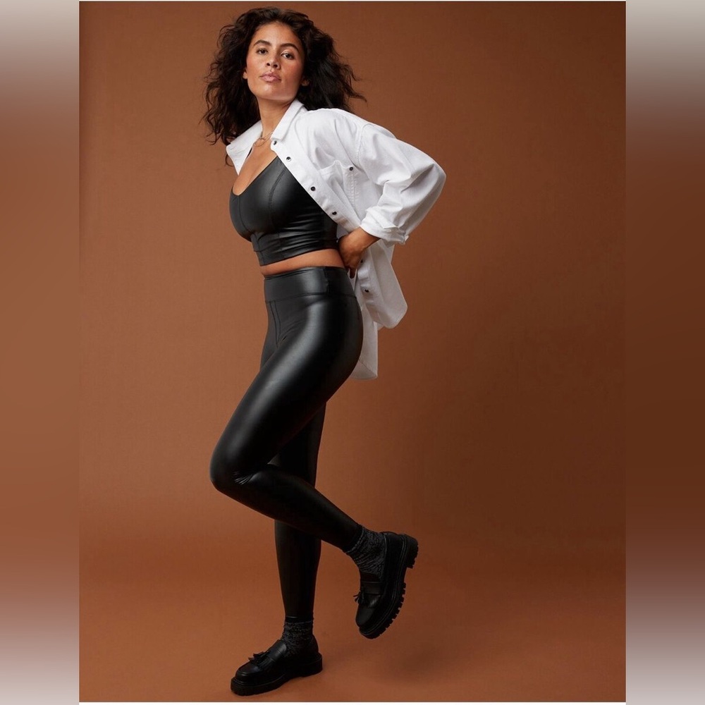 ✨NWT Offline by Aerie Real Luxe Black Faux Leather Leggings